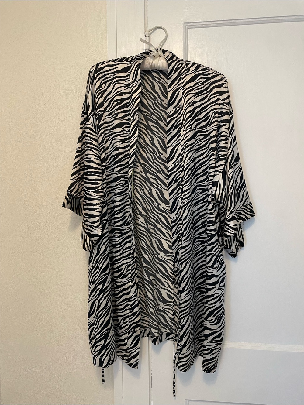 Victoria’s Secret Zebra Print Open Front Kimono Jacket - Black & White